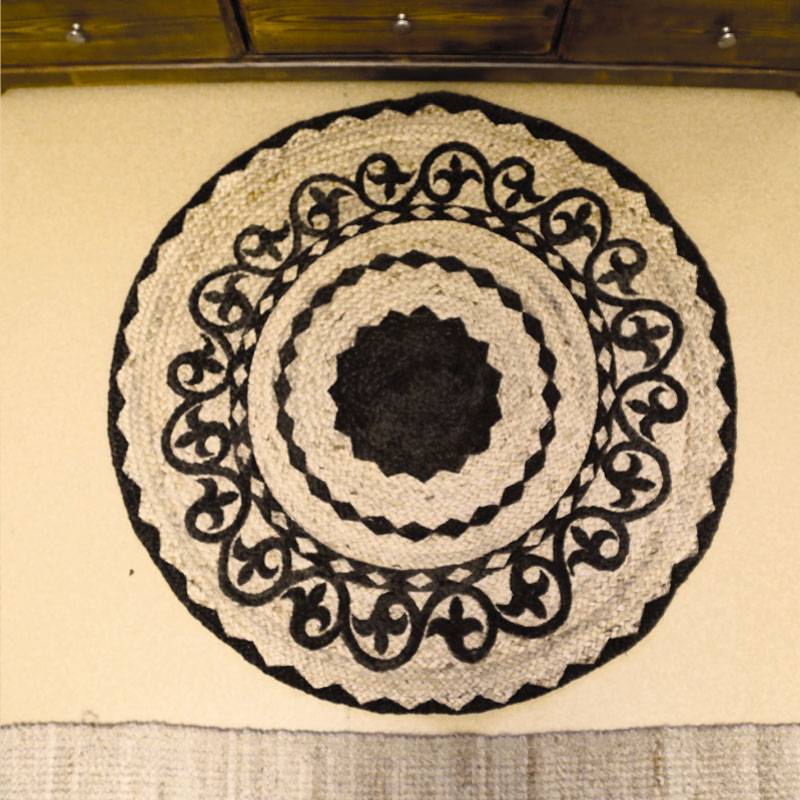 Straw Rug Hand-Woven Carpet With Hand-Made Адыгэ Decoration - Image 4